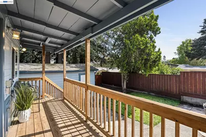 10907 Julius St, Oakland, CA 94605 - Photo 39