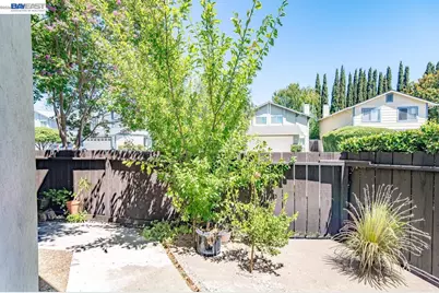 2105 Armstrong Dr, Pleasanton, CA 94588 - Photo 37