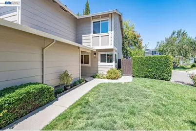 2105 Armstrong Dr, Pleasanton, CA 94588 - Photo 5