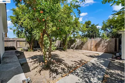 587 Somoa Lane, Lathrop, CA 95330 - Photo 39