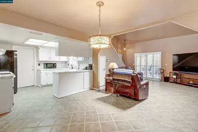 209 Cedar Rock Cir, Sacramento, CA 95823 - Photo 9