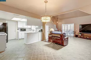 209 Cedar Rock Cir, Sacramento, CA 95823 - Photo 9