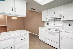 209 Cedar Rock Cir, Sacramento, CA 95823 - Photo 13