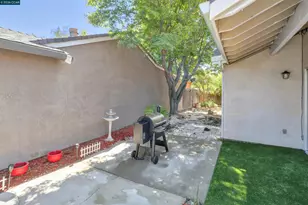 209 Cedar Rock Cir, Sacramento, CA 95823 - Photo 29