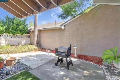 209 Cedar Rock Cir, Sacramento, CA 95823 - Photo 37
