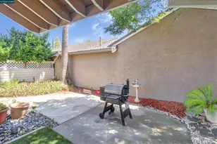 209 Cedar Rock Cir, Sacramento, CA 95823 - Photo 37