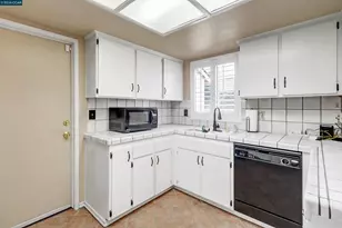 209 Cedar Rock Cir, Sacramento, CA 95823 - Photo 11