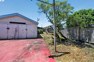 7015 Holly St, Oakland, CA 94621 - Photo 21