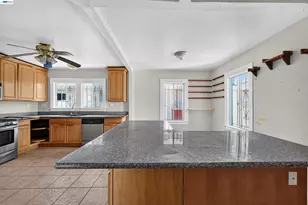 7015 Holly St, Oakland, CA 94621 - Photo 9