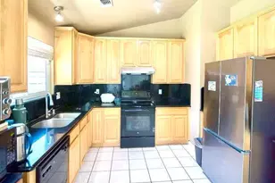 39 Stanislaus Cir, Sacramento, CA 95831 - Photo 5