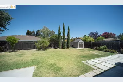 39 Stanislaus Cir, Sacramento, CA 95831 - Photo 17