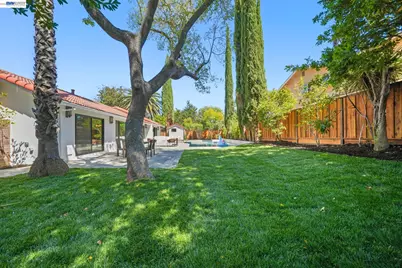 2883 Bowling Green Dr, Walnut Creek, CA 94598 - Photo 33