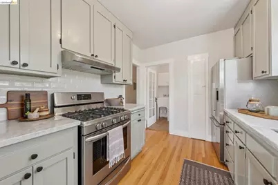 214 Mandalay Rd, Oakland, CA 94618 - Photo 19