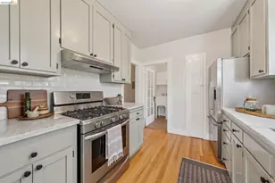 214 Mandalay Rd, Oakland, CA 94618 - Photo 19