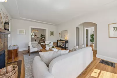 214 Mandalay Rd, Oakland, CA 94618 - Photo 7