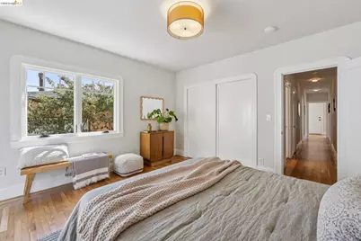 214 Mandalay Rd, Oakland, CA 94618 - Photo 29