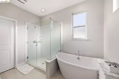 2825 Crusader St, Alameda, CA 94501 - Photo 5