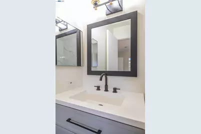 2540 16th St, Oakland, CA 94601 - Photo 19
