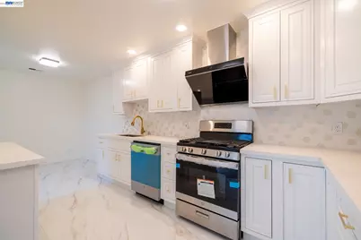 2540 16th St, Oakland, CA 94601 - Photo 9