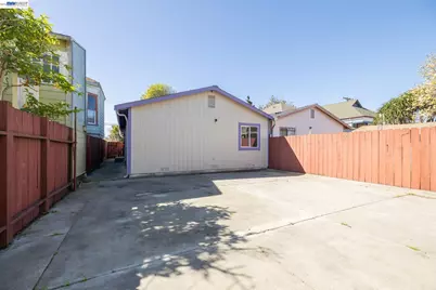 2540 16th St, Oakland, CA 94601 - Photo 27