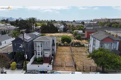 826 Pine St, Oakland, CA 94607 - Photo 1