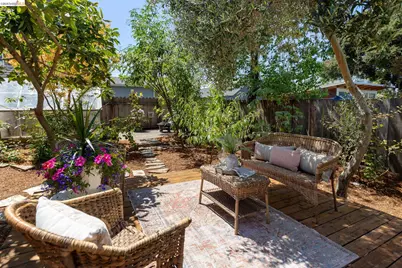 1079 66th St, Oakland, CA 94608 - Photo 33