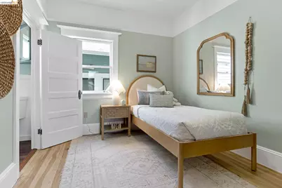 1079 66th St, Oakland, CA 94608 - Photo 23