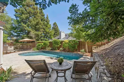 225 Valley Glen Ln, Martinez, CA 94553 - Photo 45