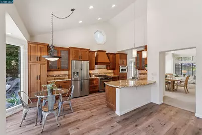 225 Valley Glen Ln, Martinez, CA 94553 - Photo 11