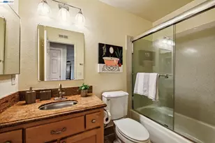 211 Inverness Ct, Alameda, CA 94502 - Photo 21