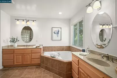 102 Henson Creek Ct, Martinez, CA 94553 - Photo 17