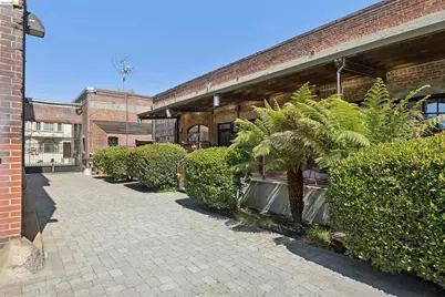 425 11th St #6, Oakland, CA 94606 - Photo 23