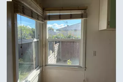 274 Collins, Richmond, CA 94801 - Photo 11