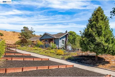 26928 Palomares Rd, Castro Valley, CA 94552 - Photo 3