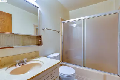 339 Broadway #307, Alameda, CA 94501 - Photo 11