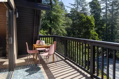 6201 Thornhill Dr, Oakland, CA 94611 - Photo 13