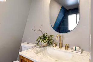 6201 Thornhill Dr, Oakland, CA 94611 - Photo 29