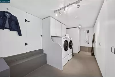 1130 Glencourt Dr, Oakland, CA 94611 - Photo 17