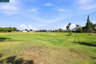 2750 Gomes Ct, Tracy, CA 95376 - Photo 53