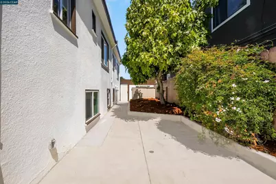 1300 Kains Ave, Berkeley, CA 94702 - Photo 47