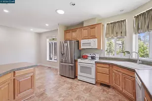 37 Terrace Dr, Concord, CA 94518 - Photo 19