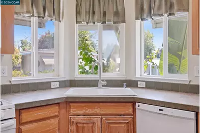37 Terrace Dr, Concord, CA 94518 - Photo 11