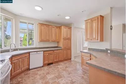 37 Terrace Dr, Concord, CA 94518 - Photo 17