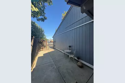 7516 Whisperwillow Dr, Sacramento, CA 95828 - Photo 25