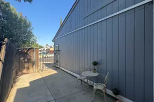 7516 Whisperwillow Dr, Sacramento, CA 95828 - Photo 25