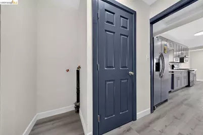 3240 Logan St, Oakland, CA 94601 - Photo 31