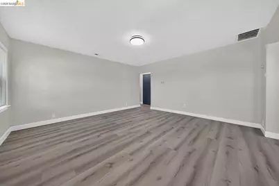 3240 Logan St, Oakland, CA 94601 - Photo 17