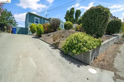 3240 Logan St, Oakland, CA 94601 - Photo 5