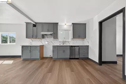 5533 Edgerly St, Oakland, CA 94621 - Photo 9