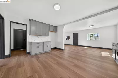5533 Edgerly St, Oakland, CA 94621 - Photo 11